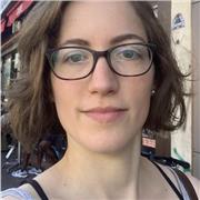 Metteure en scène et coache oratoire propose des cours de théâtre et de prise de parole